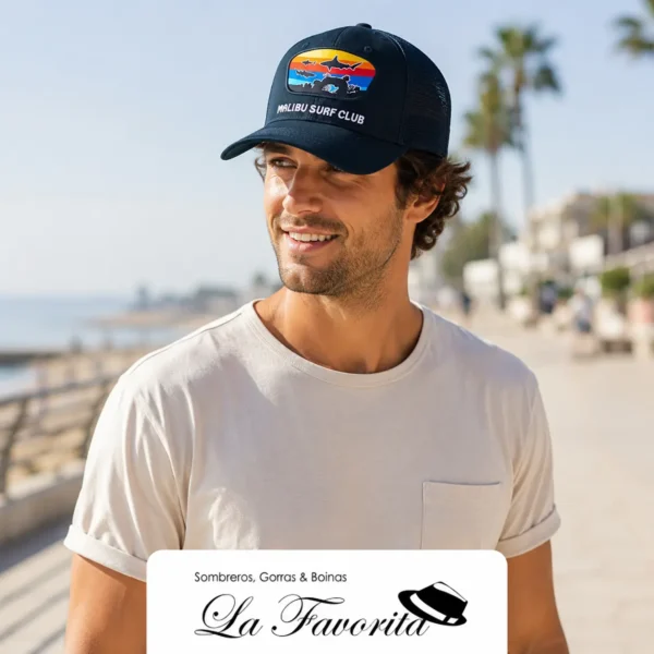 Chico con gorra trucker de rejilla